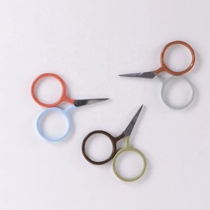 Ciseaux Putford blancs, petits ciseaux mignons pour broderie, mini-ciseaux bicolores circulaires de Degen - Product Image 4