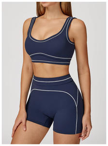 Venta al por mayor de ropa de yoga y pilates de marca famosa: Top halter con cuello en V profundo, cintura alta, transpirable, elástico, sin costuras, de spandex acanalado frontal. - Product Image 3