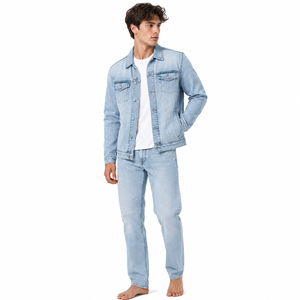 Chaqueta vaquera para hombre diseñada con una estructura clásica de mezclilla resistente y cómoda de llevar para un estilo versátil en salidas informales. - Product Image 3