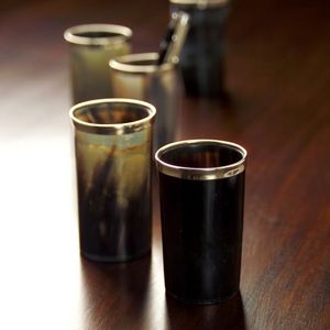 Verre à shot en corne de buffle de qualité supérieure, fait main, unique, accessoire de bar rustique, collection artisanale naturelle pour boissons - Product Image 1