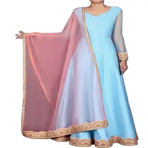 ชุดและเดรสสำหรับปาร์ตี้เจ้าสาว,ชุด Anarkali แบบดั้งเดิมจากดีไซเนอร์หนัก - Product Image 1