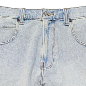 Shorts en jean bleu foncé coupe ample pour homme avec motif unique – Style urbain tendance - Product Image 3