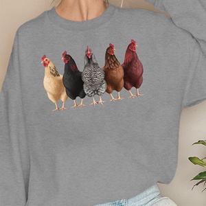 Cinq poulets colorés dans une rangée de pulls molletonnés pour femmes - Product Image 1
