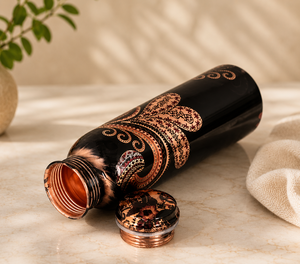 Bouteille d'eau en cuivre pur, récipient ayurvédique pour la santé avec impression artistique de mosaïque mandala traditionnelle vibrante, sans joint ni couture - Product Image 2