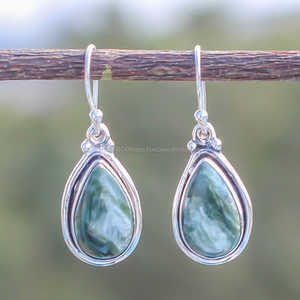 925 boucles d'oreilles en argent Sterling massif haute qualité forme de poire à la main pierre précieuse séraphinite avec naturel - Product Image 1