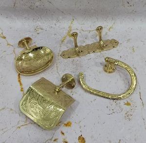 Juego de accesorios de baño vintage en tonos cálidos metálicos de calidad garantizada, un complemento sofisticado para baños de hoteles de lujo. - Product Image 6