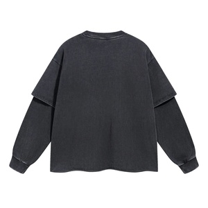 T-shirt à double manche superposée pour homme, gris foncé, avec logo imprimé, manches courtes superposées avec manches intérieures longues noires - Product Image 3