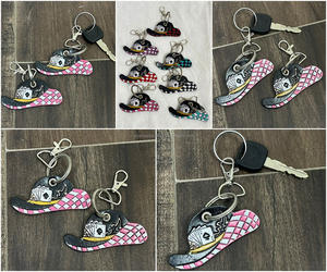 Porte-clés de créateur haut de gamme en cuir de vachette fait main, motif chapeau et cartes à jouer, style western poker, breloque de sac, cadeau, vente en gros - Product Image 3