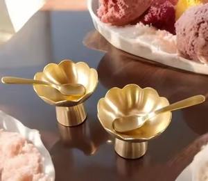 Bol à glace en métal finition classique pour servir des desserts glacés, usage restaurant - Product Image 3