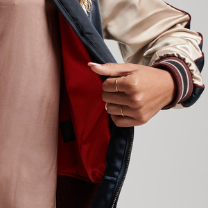 Chaqueta Universitaria de Mujer de la Mejor Calidad, Color Granate y Blanco en Contraste, Manga Larga, Cierre de Botones, Cuello Camisero, Chaqueta Universitaria de Otoño - Product Image 5