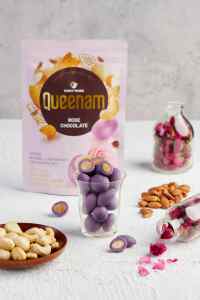 Dragee Factory Wholesale High Quality Delicious HALAL OEM Candy Snacks 75G Rose <b>Chocolate</b> Coated Almond Cashew Macadamia Nuts - Product Image 3