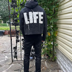 Sweat à capuche tendance pour homme avec strass, effet délavé et broderie usée - Product Image 5