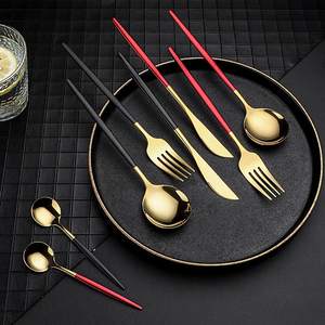 Juego de Cubiertos de Lujo de Alta Calidad, Acero Inoxidable, Color Rojo, Acabado Mate, Diseño Clásico en Oro Cepillado para Restaurantes - Product Image 3