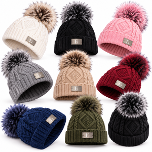 Bonnet d'hiver unisexe en tricot torsadé avec pompon, logo métallique personnalisé, revers côtelé, casquette tendance, vente en gros, fournisseur B2B USA - Product Image 4