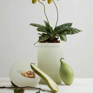 Vase en résine de fleur abstraite moderne d'artistes nordiques artisanat en résine de rectangle pour la décoration intérieure par vase de table RFcrafts - Product Image 3