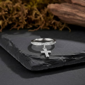 Anillo de Eternidad con Cruz Colgante de Circonita Cúbica de Colección Premium, Anillo de Boda Redondo de Plata de Ley 925, Joyería de Aniversario y Boda - Product Image 1