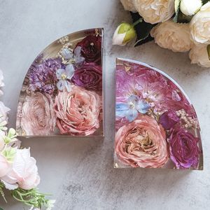 High End Resin <b>Bookends</b> With Sculptural Art Design For Modern Bookshelf Decoration And Office Display - Product Image 1