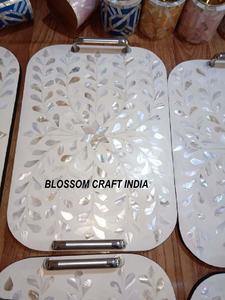 Plateau de service en incrustation d'os naturel fabriqué à la main décor de maison et d'hôtel avec acier au design nacré et résine composée - Product Image 4