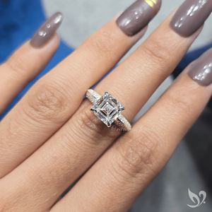แหวนเพชรทรง Asscher 3 กะรัต รับรองโดย IGI เพชรเพาะเลี้ยงทรงสี่เหลี่ยมจัตุรัส ตัดแบบ Step Cut ประดับเพชรเม็ดใหญ่ตรงกลาง ตัวเรือนทองคำขาว ฝังเพชรแบบ Pave - Product Image 5