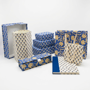 Boîtes et sacs en papier imprimés à la main avec des motifs artistiques, idéaux pour le rangement, les cadeaux, l'emballage et la décoration. - Product Image 1