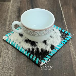 Lot de sous-verres vierges en cuir de vachette à poils, avec bords lacés à la main, résistants à la chaleur, pour thé et café, collection Mars 2026, vente en gros - Product Image 1