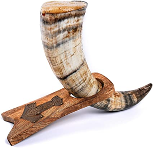 Cuerno de Bebedero Hecho a Mano de Cuerno de Búfalo Pulido Impermeable, Diseño Celta, Forma Natural, Imitación Antigua, Arte Coleccionable de Madera - Product Image 1