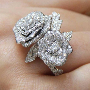 Bague double rose en moissanite, bague florale de style statement, bijoux de luxe en argent, scintillante, pour femme, mariage, fiançailles, fête, anniversaire - Product Image 3