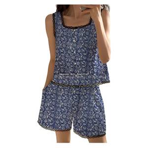 Ensemble pyjama décontracté en coton pour femme avec short à dentelle, chemise à manches volantées, ensemble pyjama floral sans manches printemps/été, imprimé bloc, vente en gros - Product Image 5