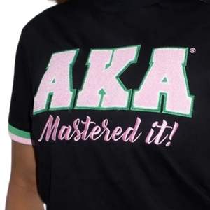 T-shirt AKA Black Mastered It pour femme, logo en chenille, coton premium, décontracté, élégant, à porter au quotidien - Product Image 5