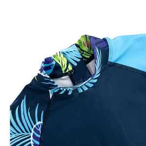 Haut de sport compressif à manches courtes Solid Trader Premium Activewear, séchage rapide, confortable, extensible, pour l'entraînement, protection anti-UV - Product Image 2