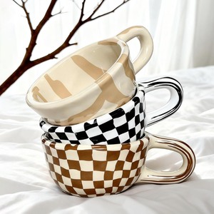 Juego de Tazas de Cerámica a Cuadros, Diseño Moderno, Patrón Marrón, Negro y Blanco, Resistente al Calor, Apto para Lavavajillas y Microondas, para Uso Doméstico - Product Image 1