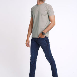 Camiseta Deportiva de Alta Calidad OEM, Personalizable con Logotipo, Impresión Sólida, Ecológica, de Secado Rápido, Ajustada, Transpirable y Gruesa - Product Image 3