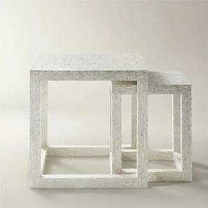 Elegante mesa auxiliar de nácar, fabricada en Vietnam por artesanos expertos, aporta un toque lujoso y artístico a cualquier espacio habitable. - Product Image 2