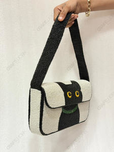 Bolso de Hombro Tipo Clutch con Cuentas Negras, Forro de Satén y Cierre Magnético, para Compradores Mayoristas de Marca Privada y Exportación - Product Image 3