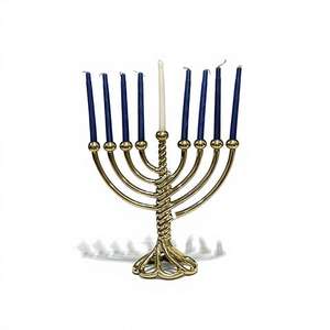 Menorah de Aluminio Diseñada para Sostener Velas de Forma Segura, para Celebraciones de Hanukkah, Navidad, Pascua, Reuniones Familiares, Menorah en Dorado - Product Image 2