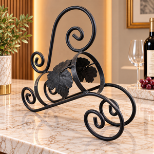 Porte-bouteilles autoportant en métal noir avec motif feuille de vigne, design élégant pour présentation de bouteilles - Product Image 4