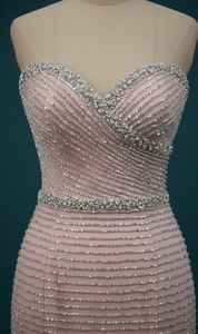 Robe de soirée de luxe pour femmes de qualité supérieure, brodée avec des travaux de broderie lourds, pour mariage ou fête, disponible à un bon prix - Product Image 3