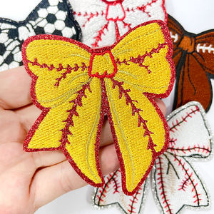 Patch brodé personnalisé en forme de cœur et de fleur, fabriqué au Pakistan, en tissu sergé de qualité supérieure, à thermocoller ou à coudre, pour vêtements, sacs et autres articles. - Product Image 6