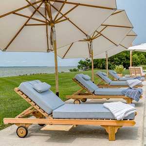 Chaise longue inclinable en teck de qualité supérieure avec coussin – Chaise longue de piscine extérieure pour villa et club de plage - Product Image 2