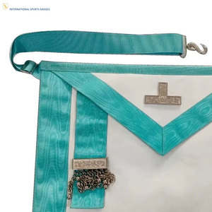 Tablier de cérémonie maçonnique sur mesure en peau d'agneau, brodé, avec épingle de sûreté, couleurs et logo personnalisables, tissu durable et confortable - Product Image 3