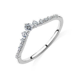 แหวนแต่งงานเพชรเลี้ยงในห้องปฏิบัติการ 0.32 กะรัต ดีไซน์โค้ง 14K ทองคำขาว รูปทรงเชฟรอน แหวนมงกุฎ สามารถสวมซ้อนกันได้ หรูหรา ชุบโรเดียม รับรองโดย IGI - Product Image 4