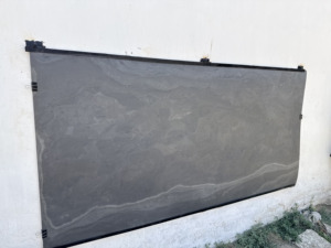 Revêtement mural en pierre naturelle flexible K Black, feuille mince en ardoise pour la décoration intérieure et extérieure - Product Image 4