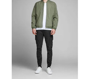 กางเกงคาร์โก้ผ้าฝ้ายทรงสลิมฟิตสีดำสำหรับผู้ชาย แฟชั่นสไตล์ไฮสตรีท กระเป๋าข้างขนาดใหญ่ ผ้ายีนส์สโตนวอชขอบกลาง - Product Image 2