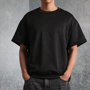 เสื้อยืดผู้ชายแขนสั้นสีดำเรียบง่าย สไตล์ลำลอง ผ้าฝ้าย ทรงหลวม วินเทจ โอเวอร์ไซส์ ใส่ได้ทุกวัน ทรงบ็อกซี่ - Product Image 1