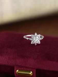 Anillo de compromiso con diseño de copo de nieve en oro blanco, con diamantes florales en racimo, corte marquesa y redondo, anillo nupcial único - Product Image 4