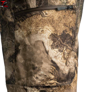 Salopette de chasse pour hommes, camouflage de zone humide, avec fermeture éclair centrale intégrale sur le devant, panneau de poitrine haute et poches latérales sur les cuisses - Product Image 5