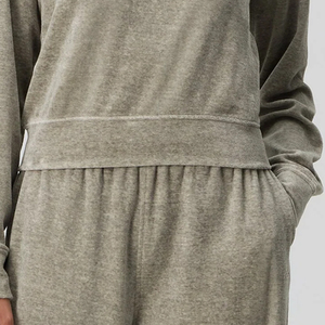 Sweat à capuche décontracté pour femme, conception OEM, manches longues, design de haute qualité pour les acheteurs en gros, avec ourlet et poignets côtelés - Product Image 4