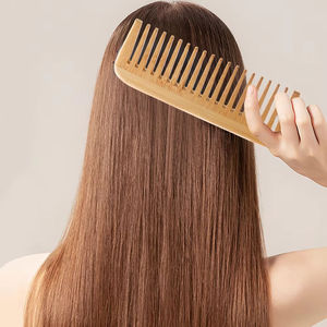 Brosses à cheveux en bois de neem et bambou avec logo personnalisé, vente en gros, peigne large, brosse démêlante en bambou pour cheveux bouclés - Product Image 4