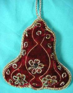 เครื่องประดับตกแต่งคริสต์มาสรูปทรงระฆัง สีทอง งานปักดิ้นทองประดับลูกปัด สวยงามระยิบระยับ เหมาะสำหรับงานปาร์ตี้และเทศกาลต่างๆ - Product Image 5