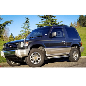 Mitsubishi Pajero d'occasion automatique 4x4, idéal pour les aventures en ville et hors route, puissant et spacieux - Product Image 6